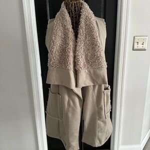 FAVLUX Beige Sherpa Vest